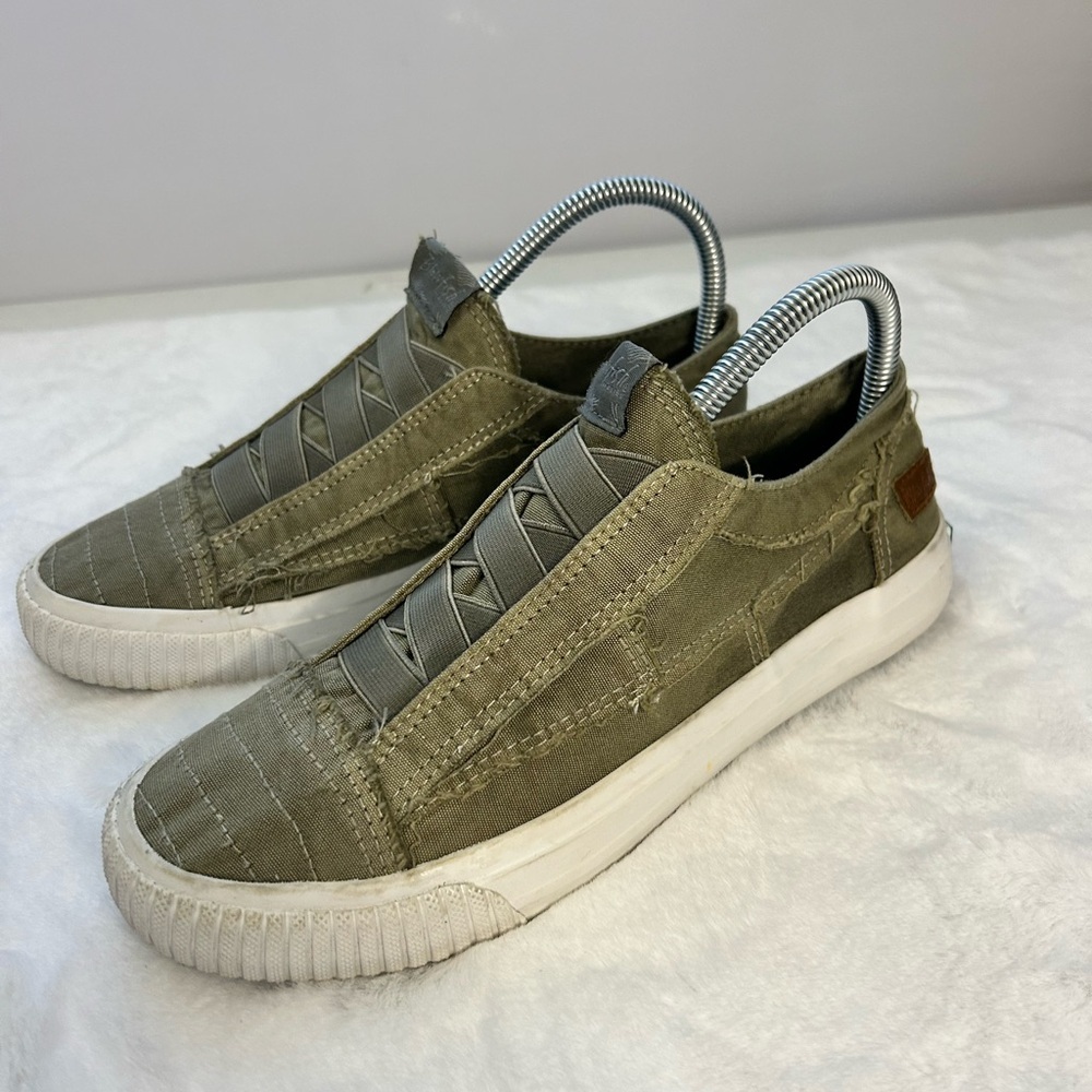 Blowfish Malibu Slip On sneakers Women’s 8 olive canvas casual shoe - Picture 3 of 12